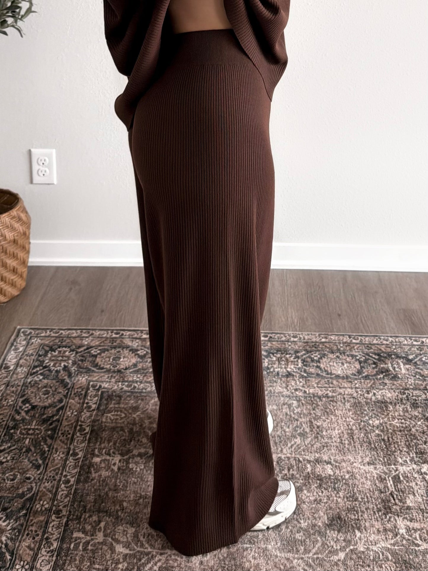 Stay Awhile Ribbed Pant Set / Brown (PREORDER EST SHIP 10.6)