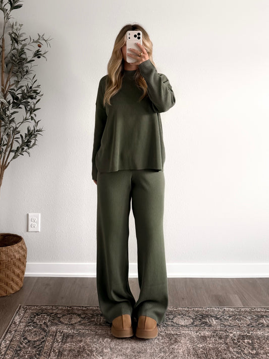 Stay Awhile Ribbed Pant Set / Olive (PREORDER: EST SHIP 8.31)