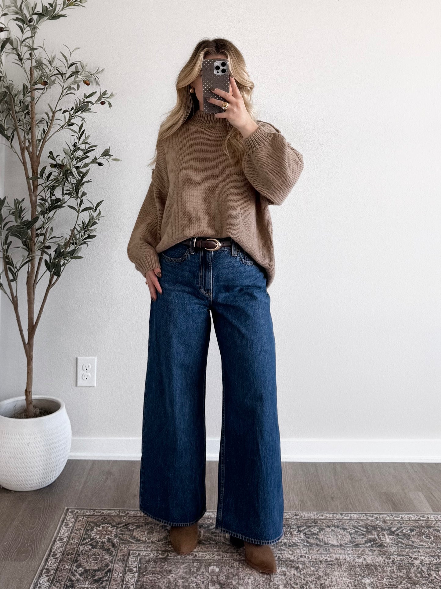 Winter Essential Knit Sweater / Taupe