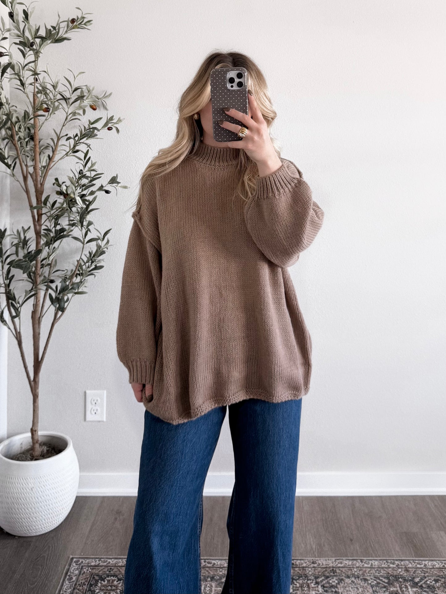 Winter Essential Knit Sweater / Taupe