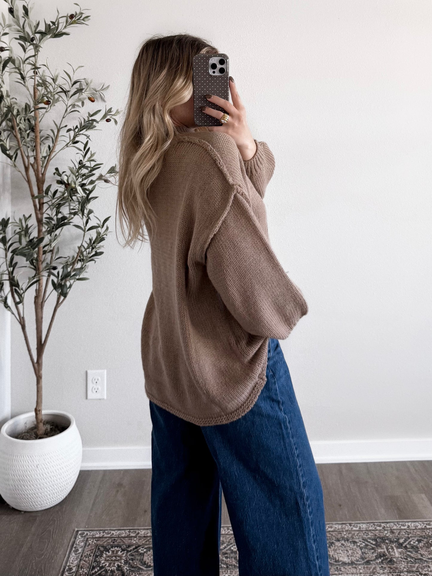 Winter Essential Knit Sweater / Taupe