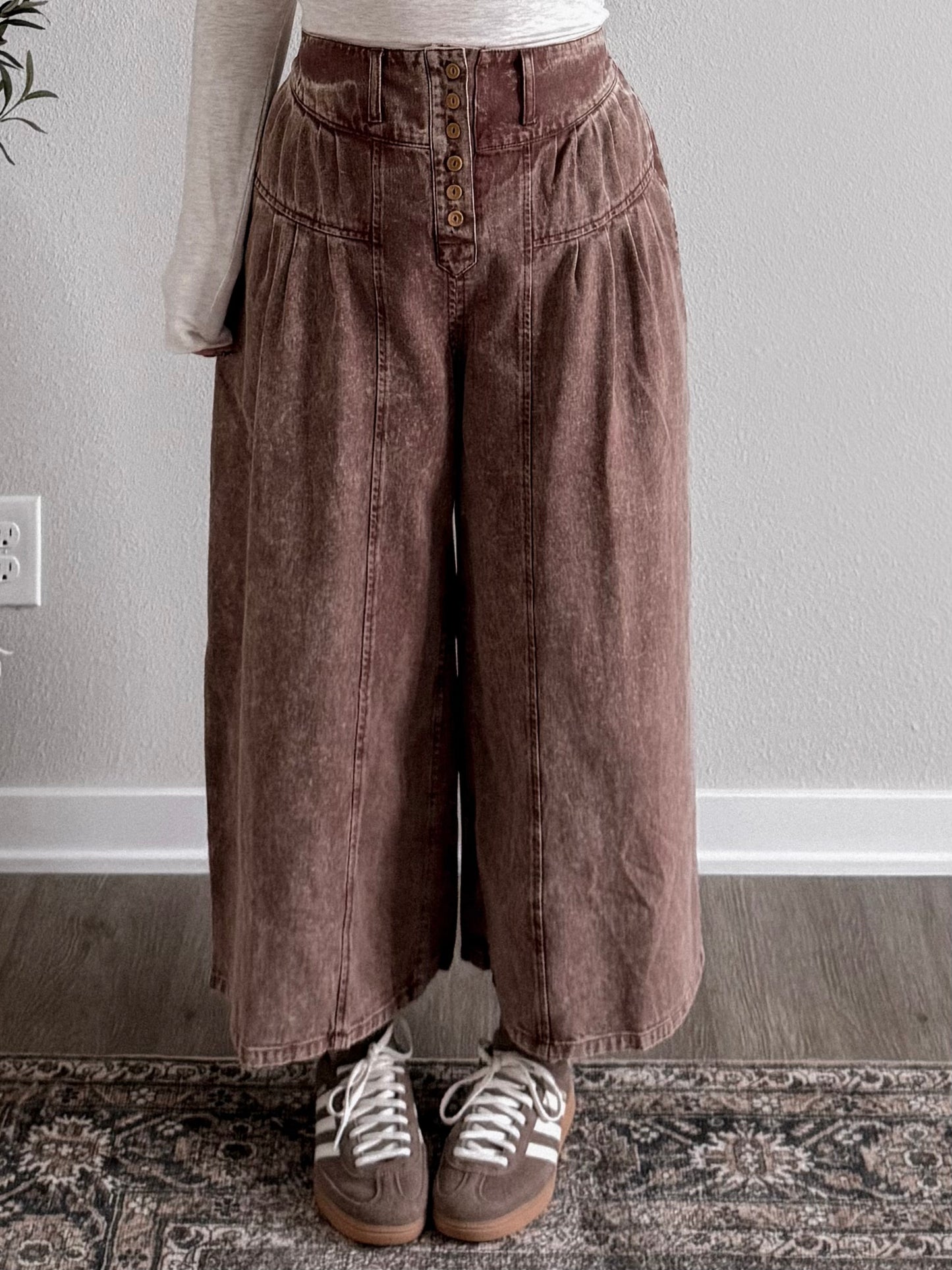 Sawyer High Rise Wide Leg Crop Pant / Brown (Short Friendly)