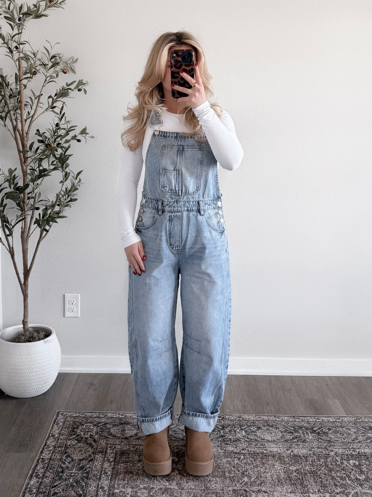 Outlook Denim Barrel Overalls / Light Wash