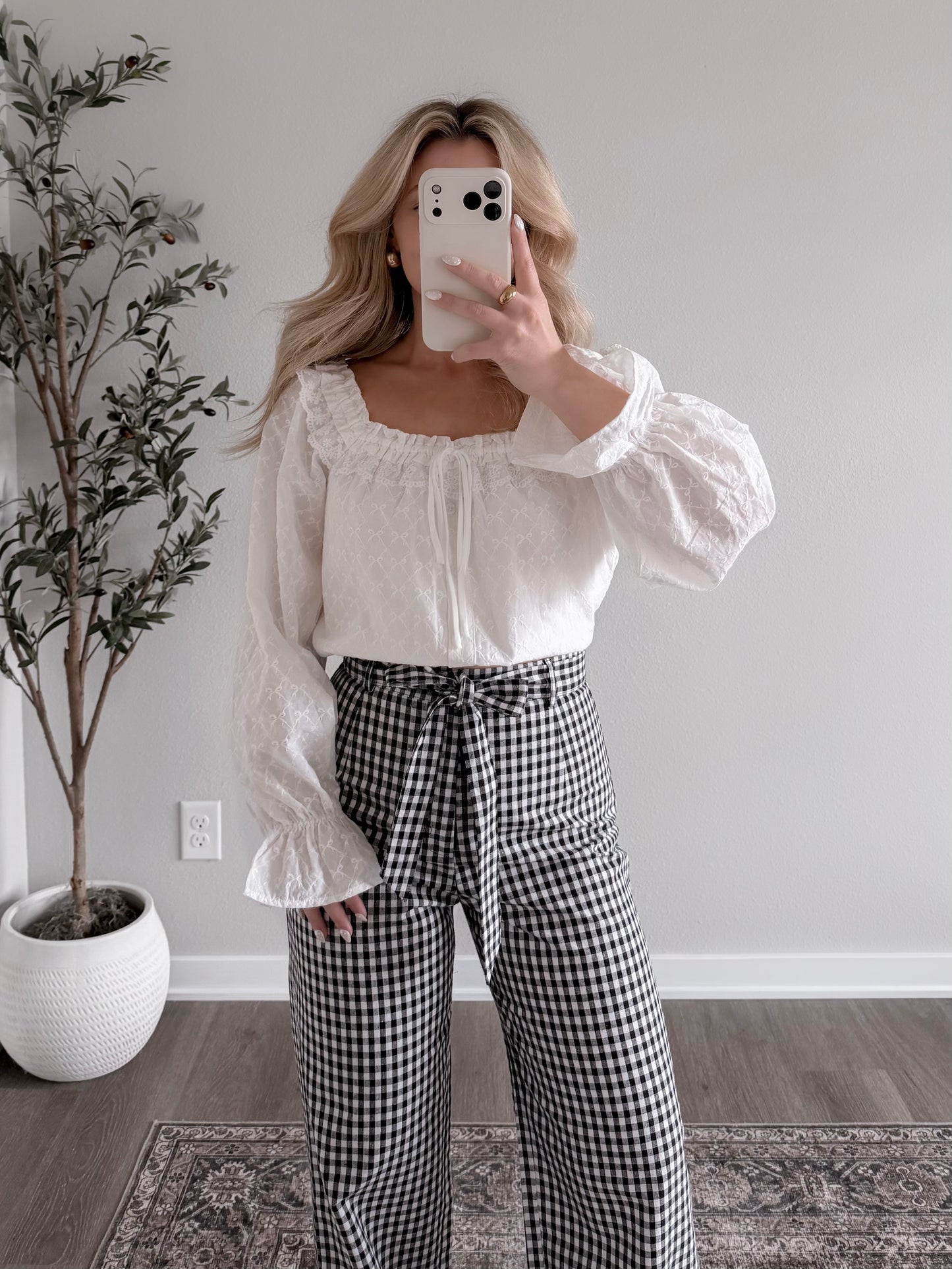 Mi Amour White Lace Top