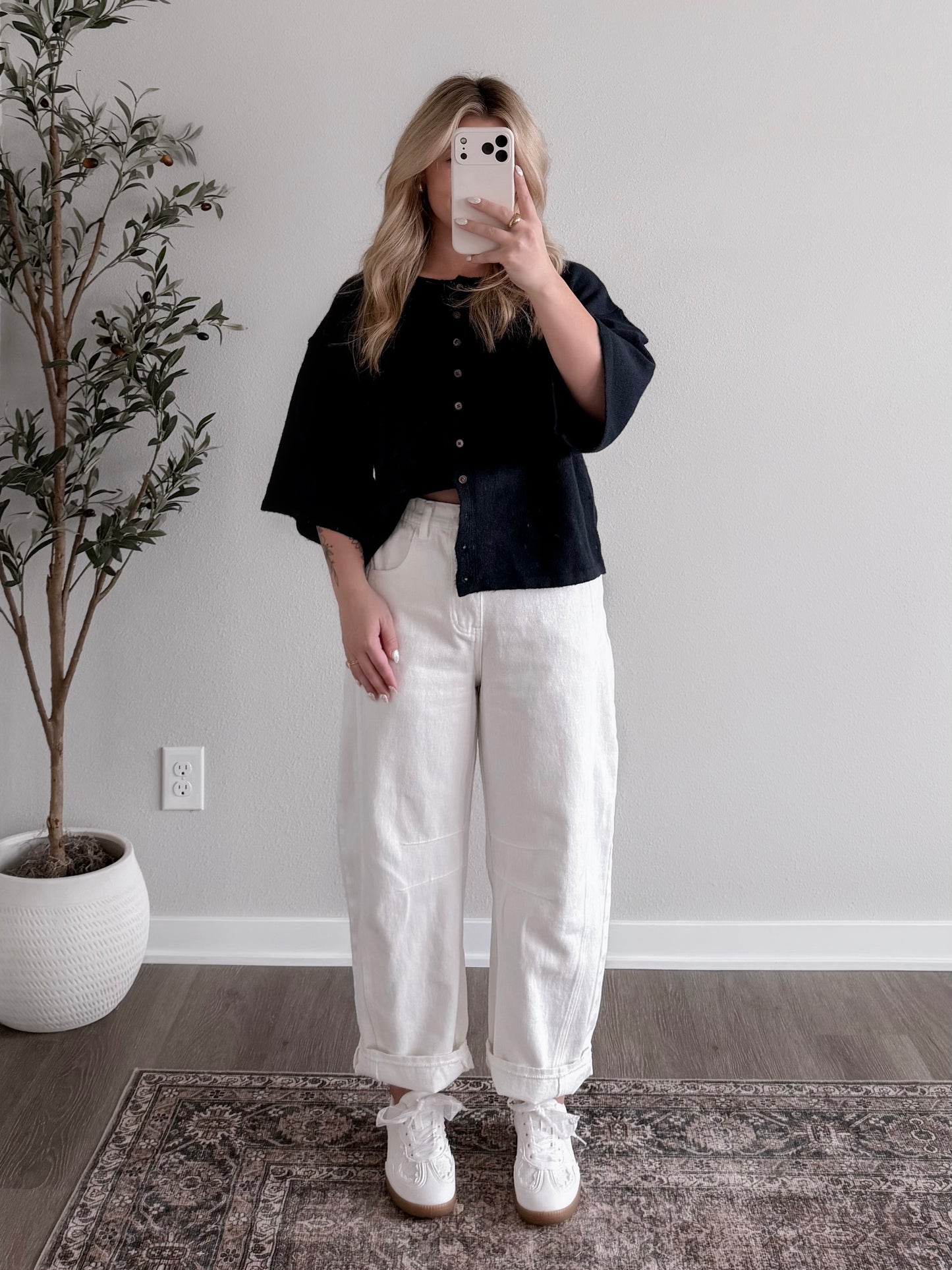 Elodie Button Cardigan / Navy