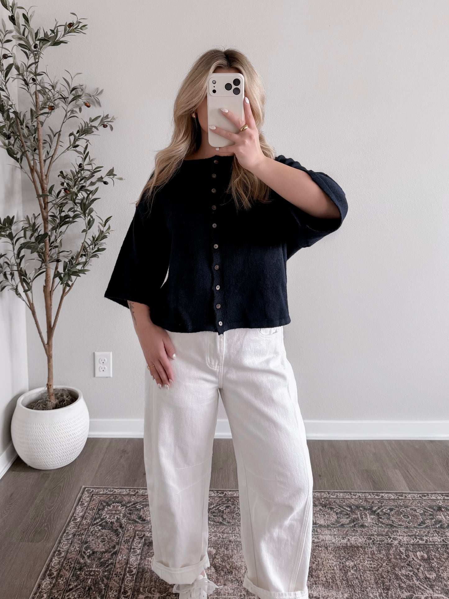 Elodie Button Cardigan / Navy