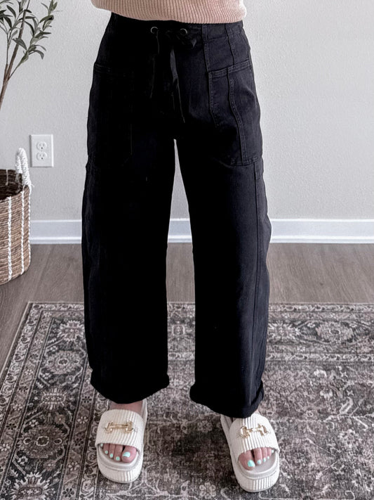 Janey High Waisted Barrel Jean / Black