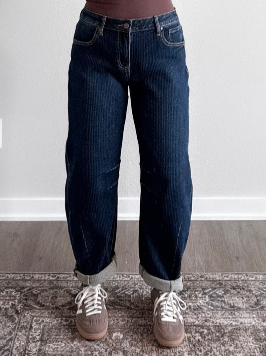 Scout Slouchy Barrel Jeans / Dark Wash