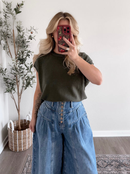 Everyday Short Sleeve Sweater / Dark Olive