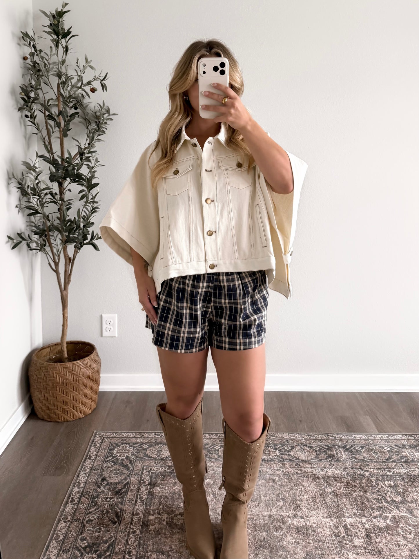 Early Autumn Plaid Shorts / Navy