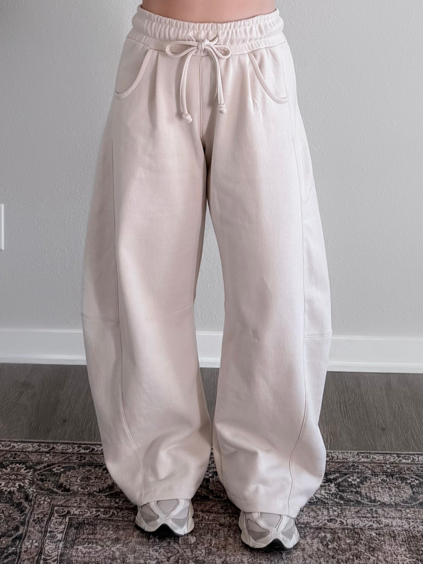 Weekend Mood Barrel Sweatpant / Natural