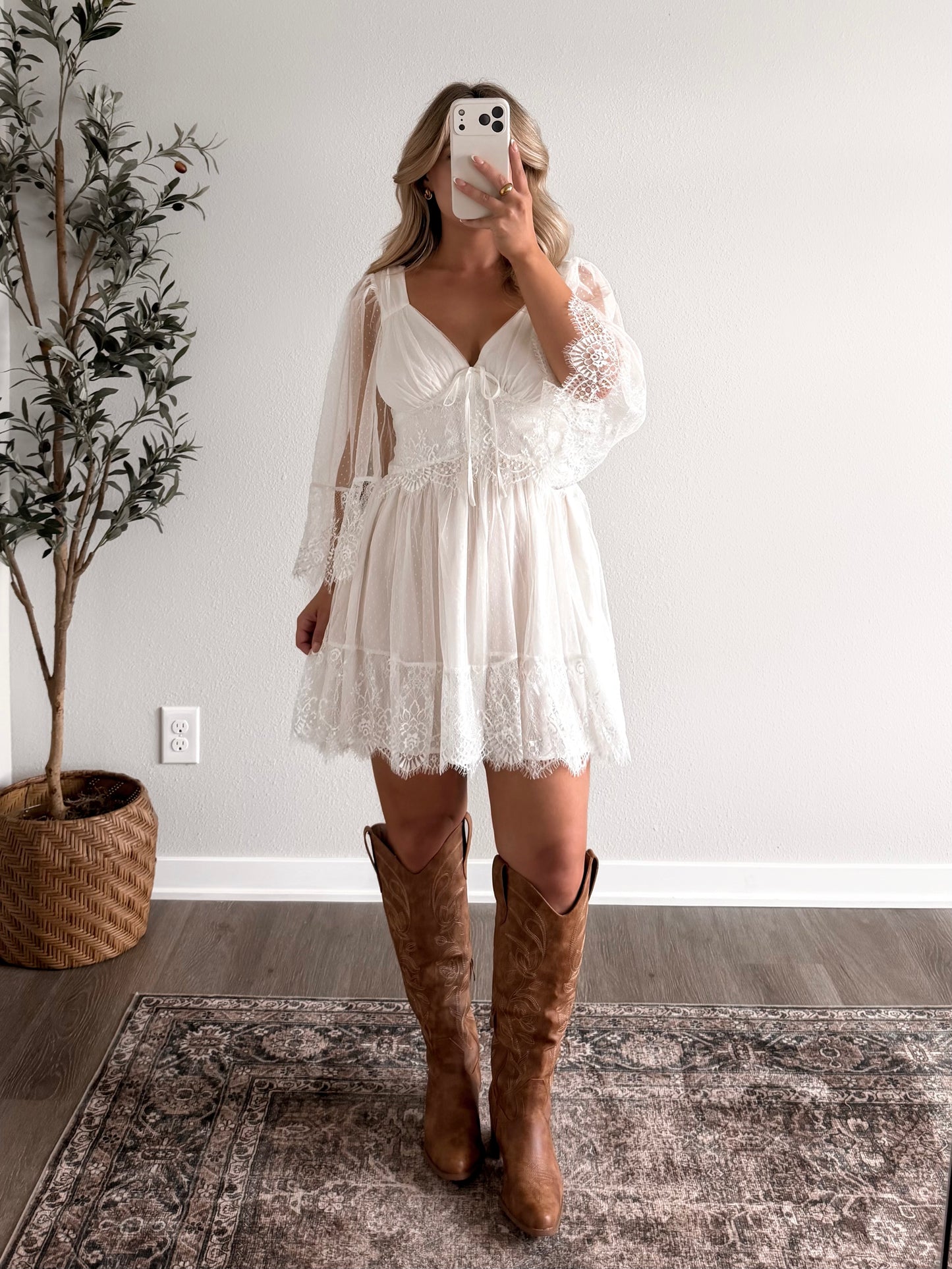 Whiskey Kiss Lace Dress / Ivory