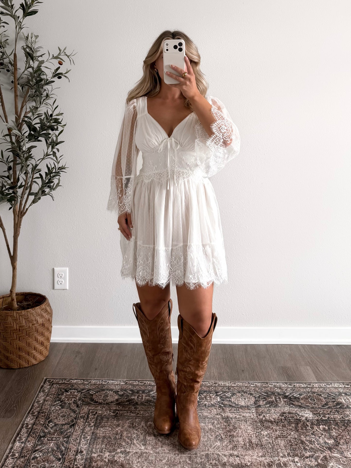 Whiskey Kiss Lace Dress / Ivory
