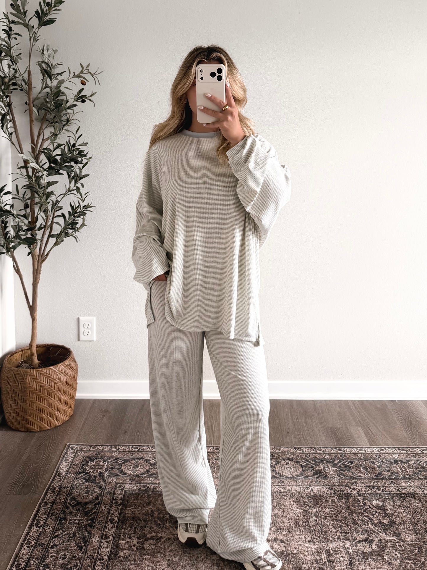 Sunday Club Oversized Top / Soft Blue-Butter