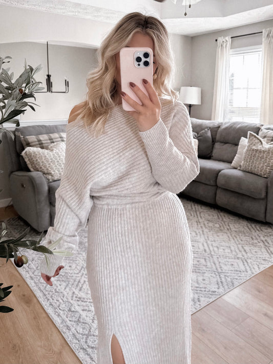 Off Shoulder Knit Midi Dress / Oatmeal