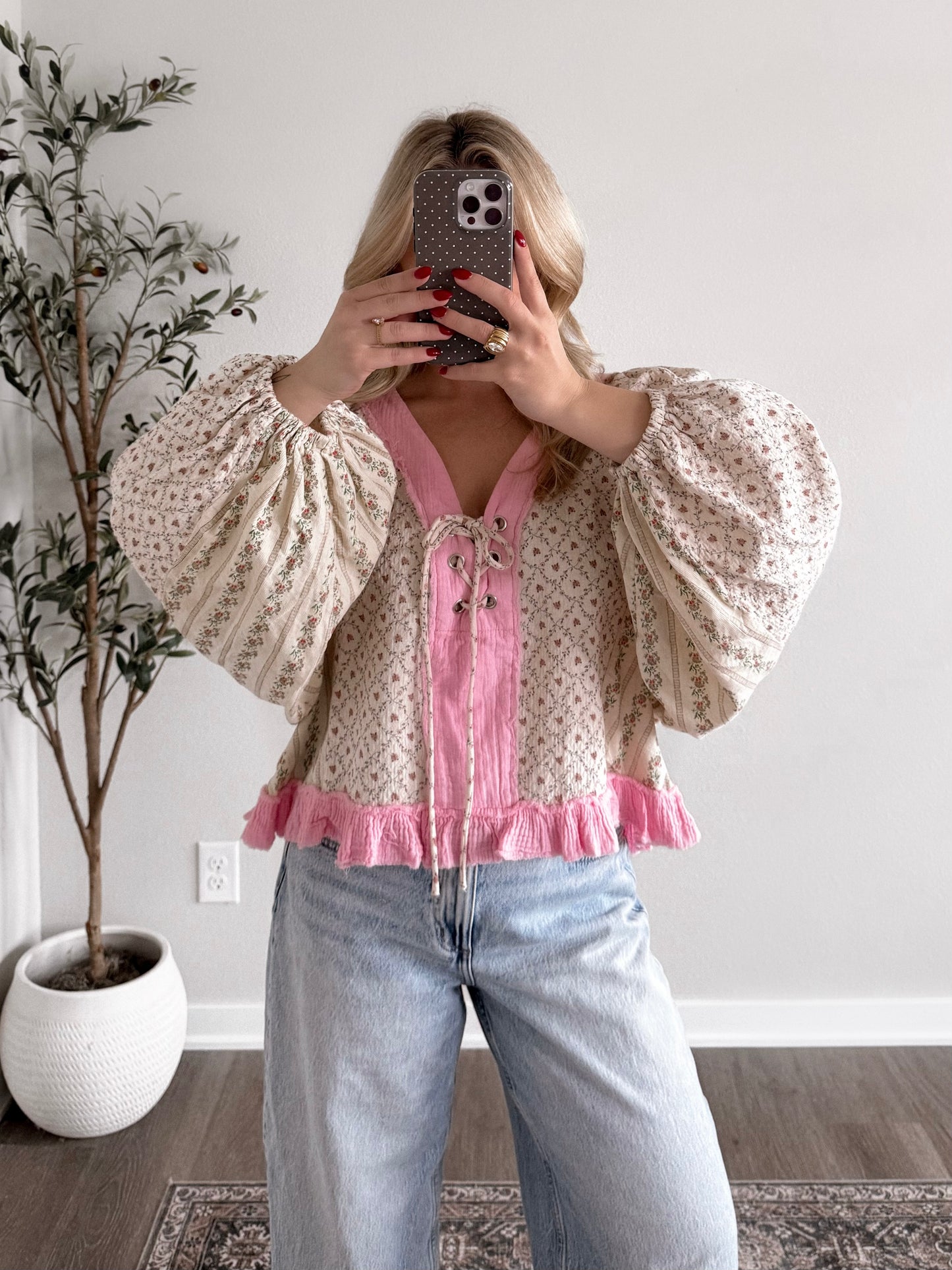 Snowberry Bloom Floral Top