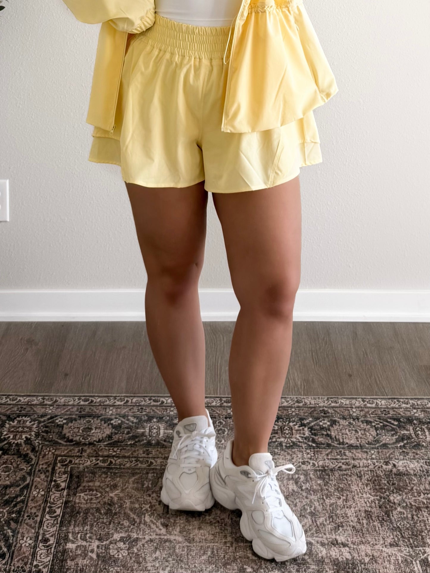 Slow Pace Active Short / Yellow