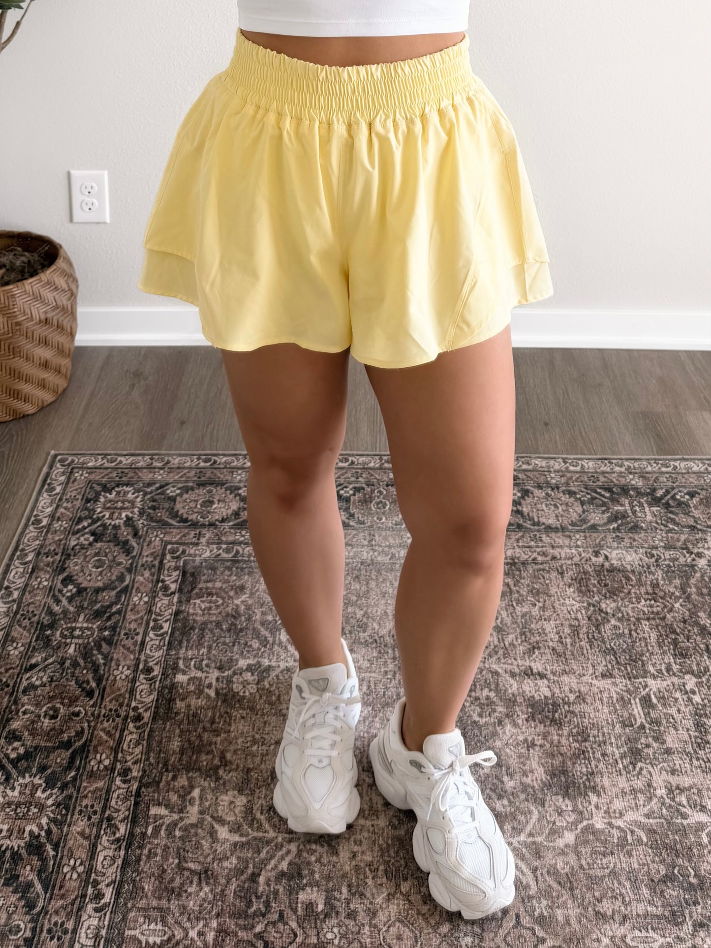 Slow Pace Active Short / Yellow
