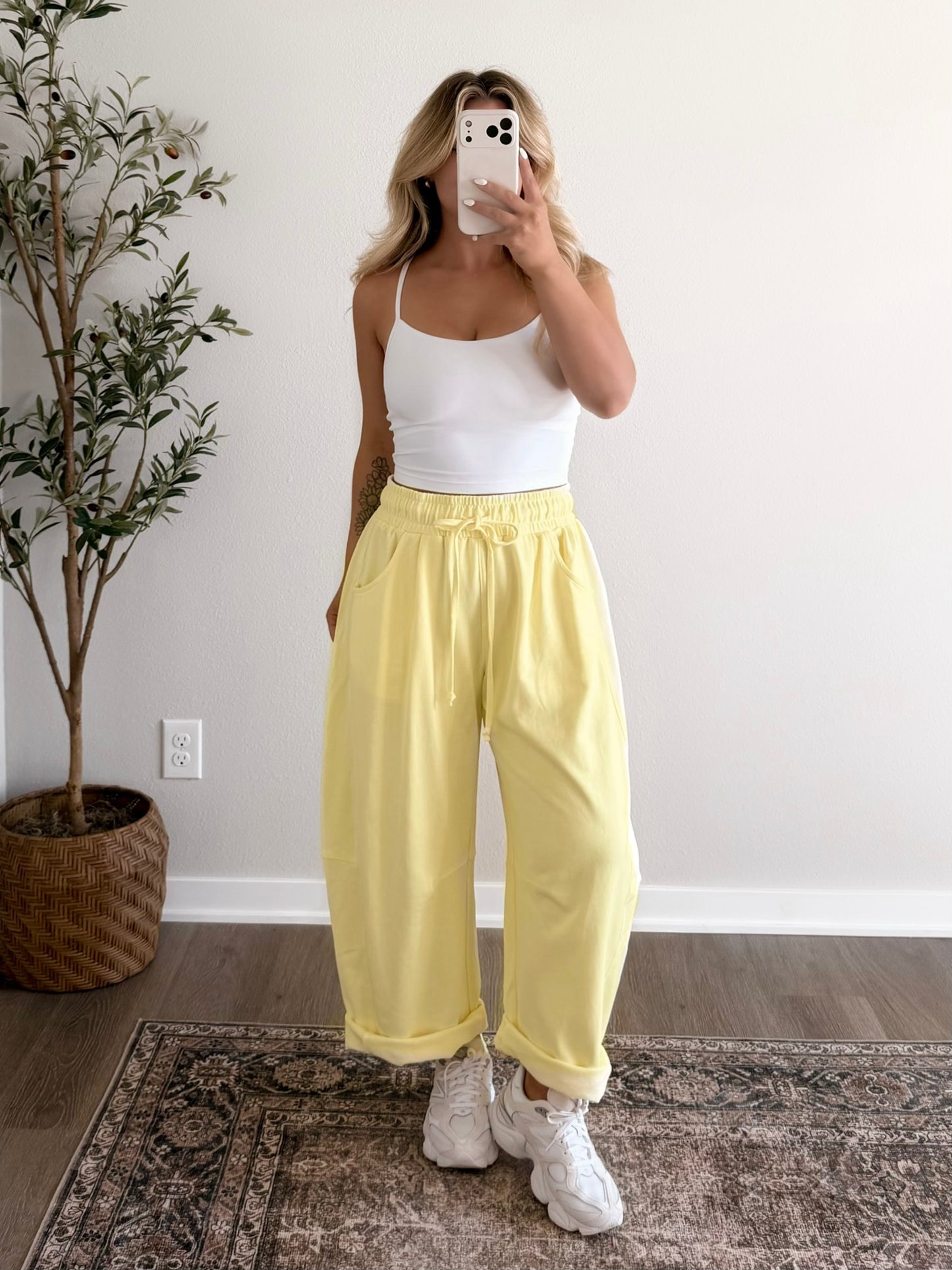 Reset & Repeat Lounge Barrel Pant / Pastel Yellow