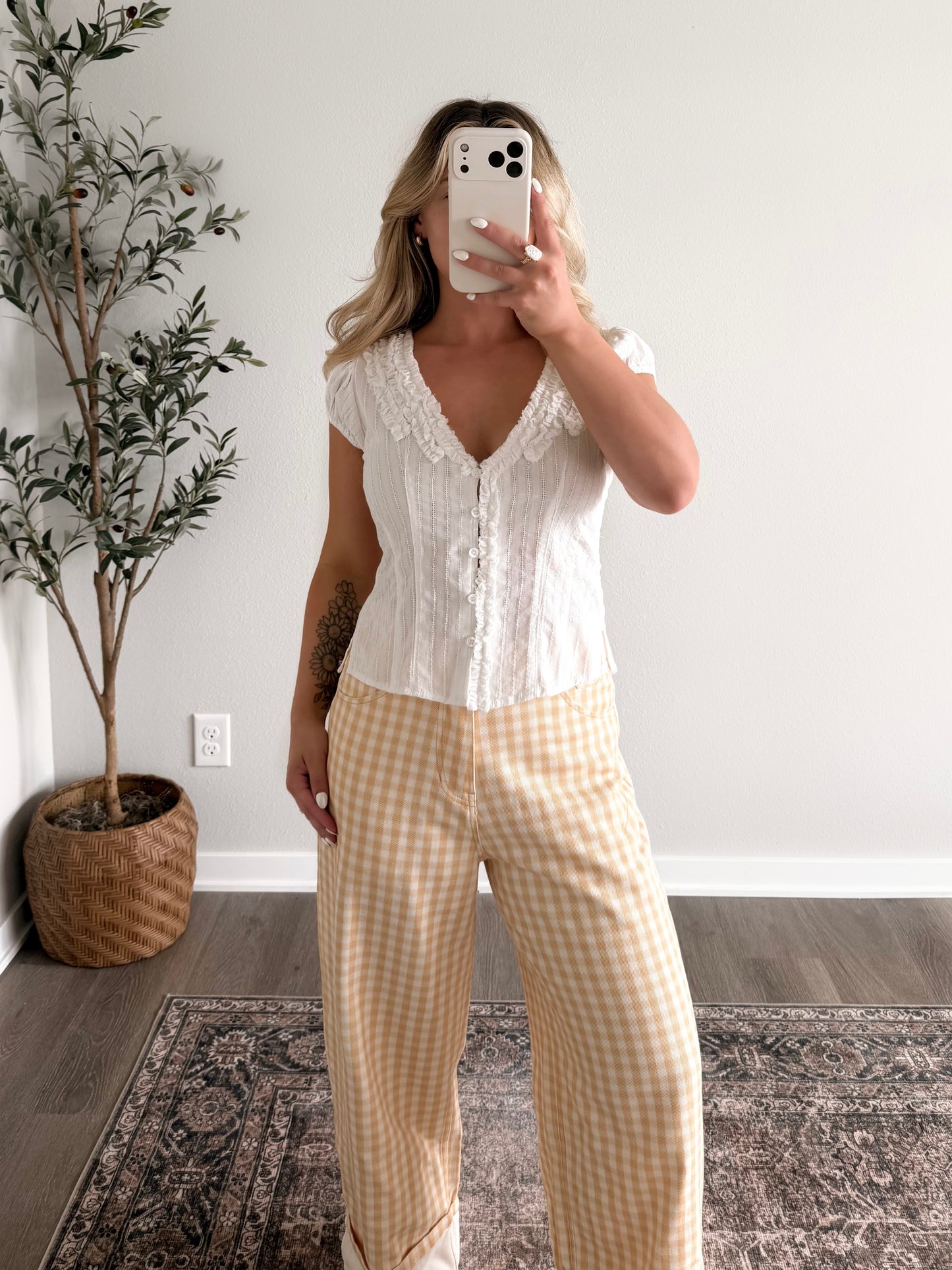 Lacewood Ruffle Top / White