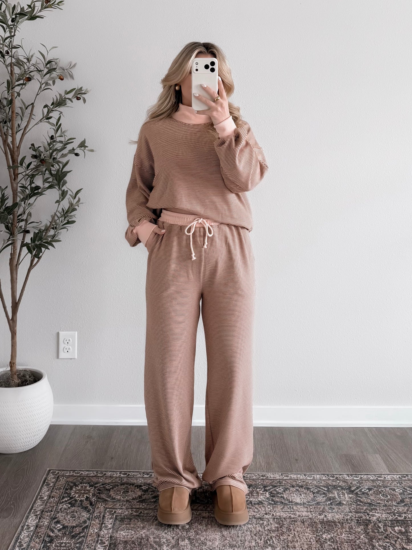 Strawberry Milk Lounge Set (Tall Friendly)