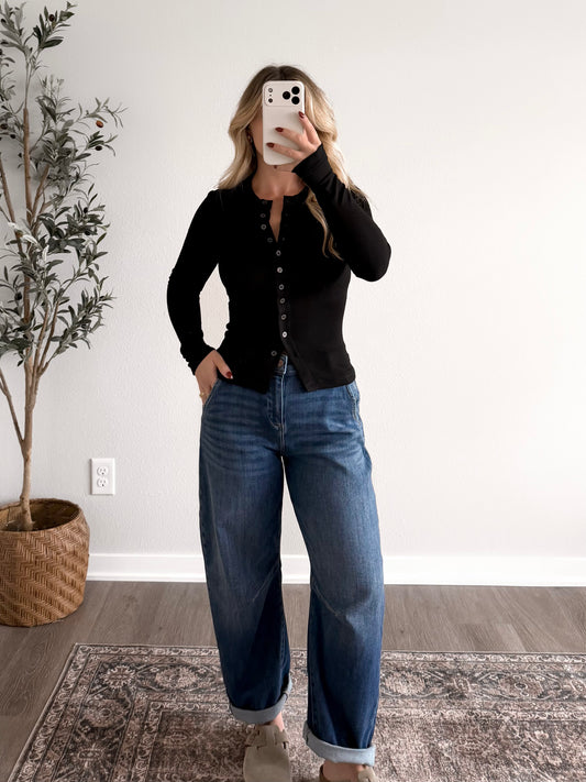Simple Button Top / Black