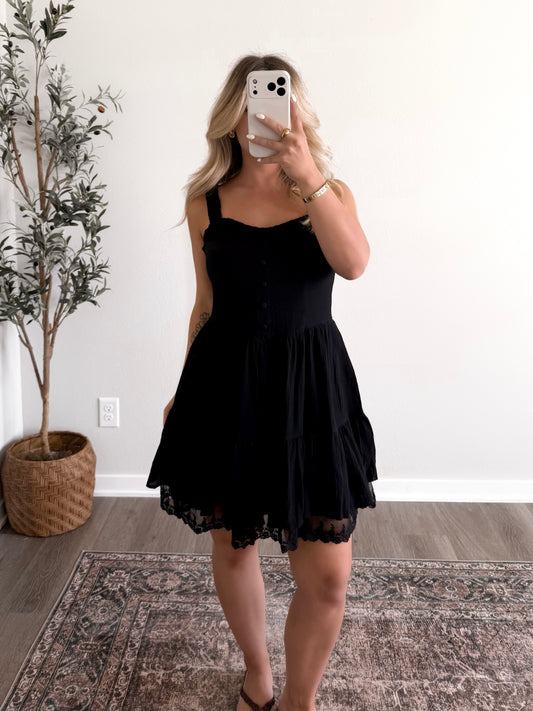 Chic Summer Lace Dress / Black