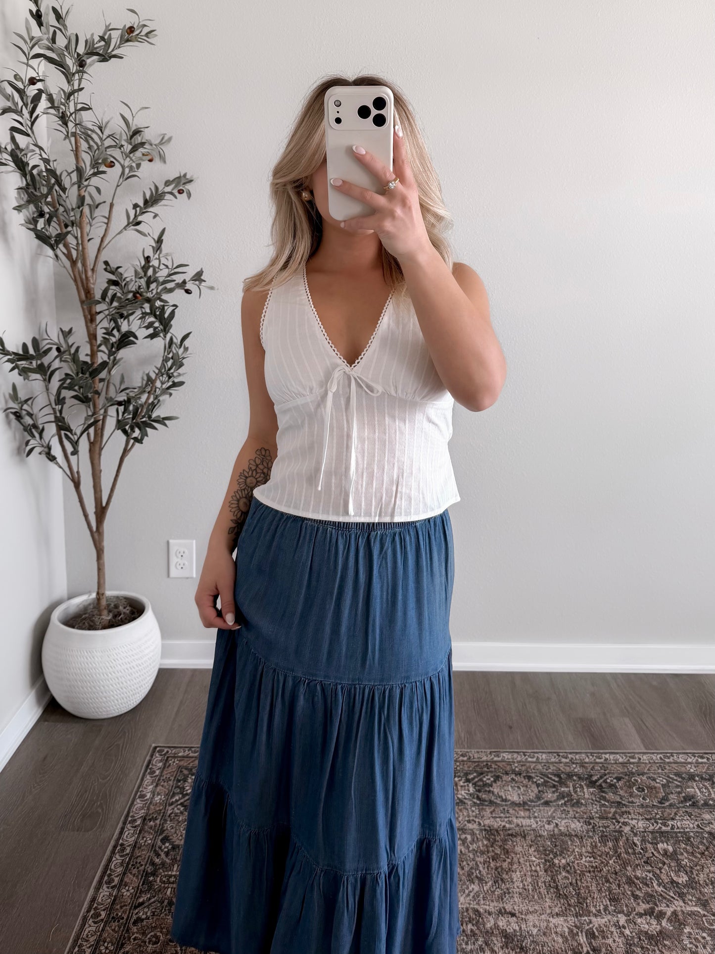 Tulip Tie-back Top / White (PREORDER: EST SHIP 3.10)