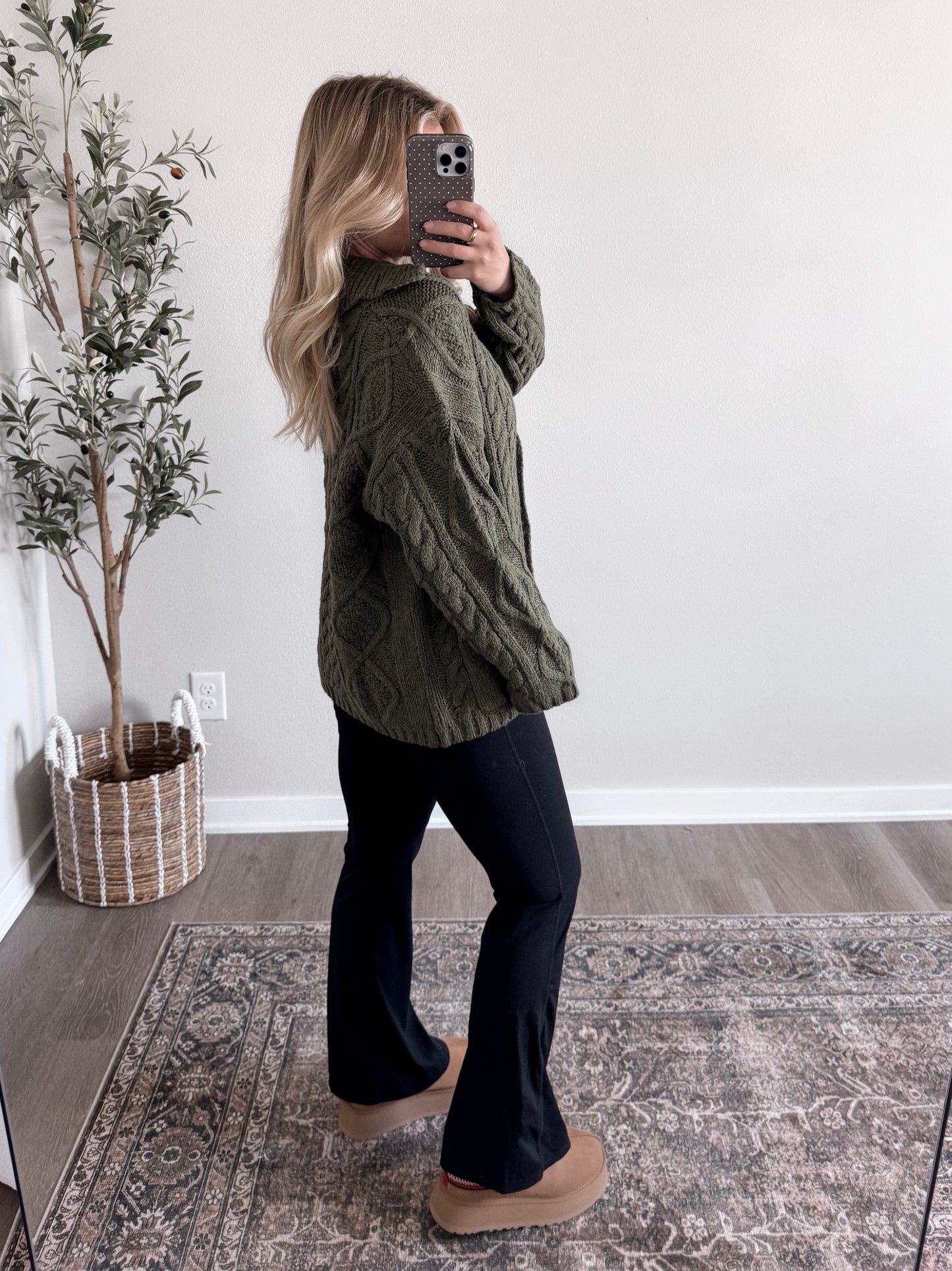 Hearth Cable Knit Cardigan / Olive (PREORDER - EST SHIP  10.7)