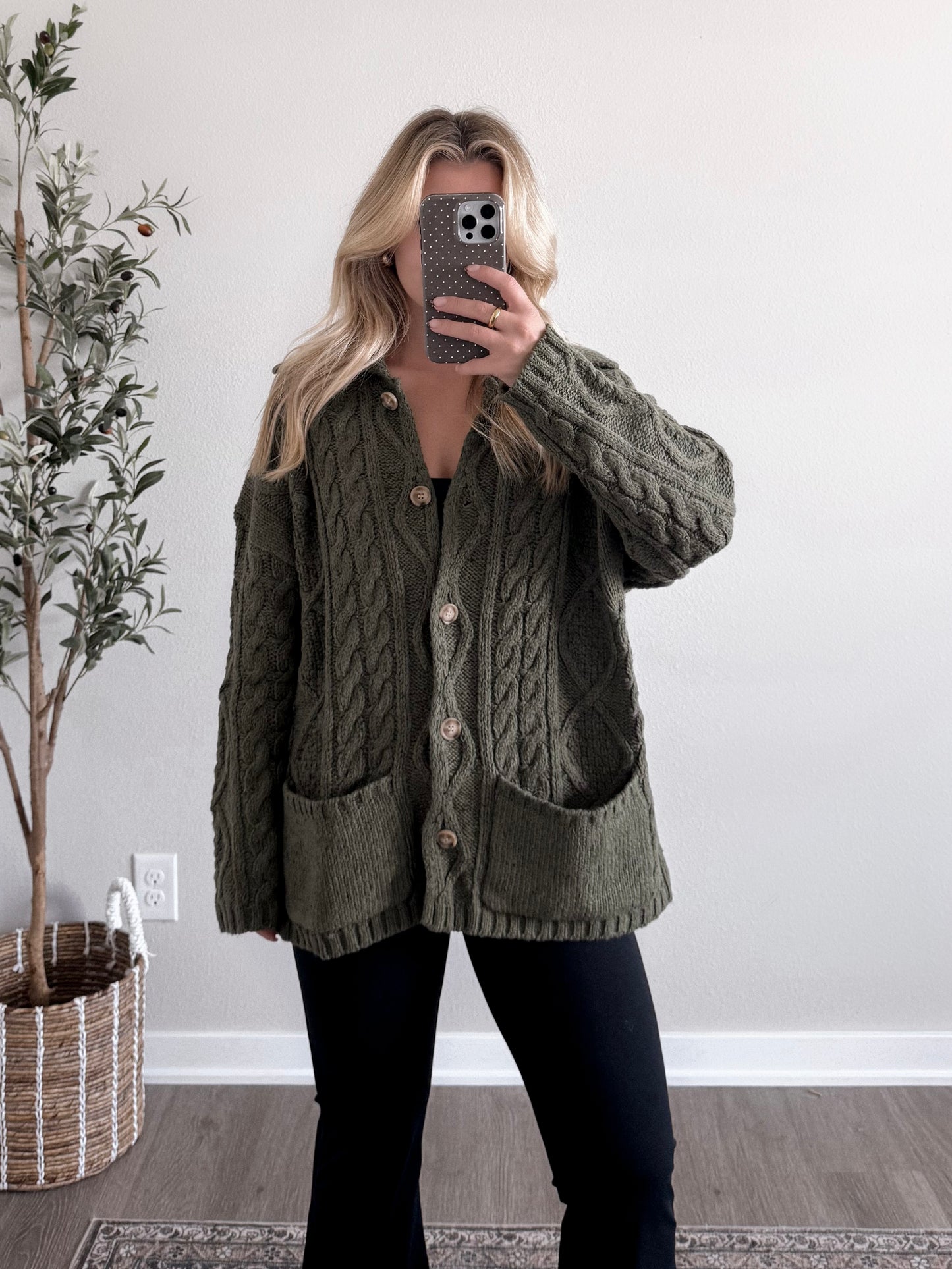 Hearth Cable Knit Cardigan / Olive (PREORDER - EST SHIP  10.7)