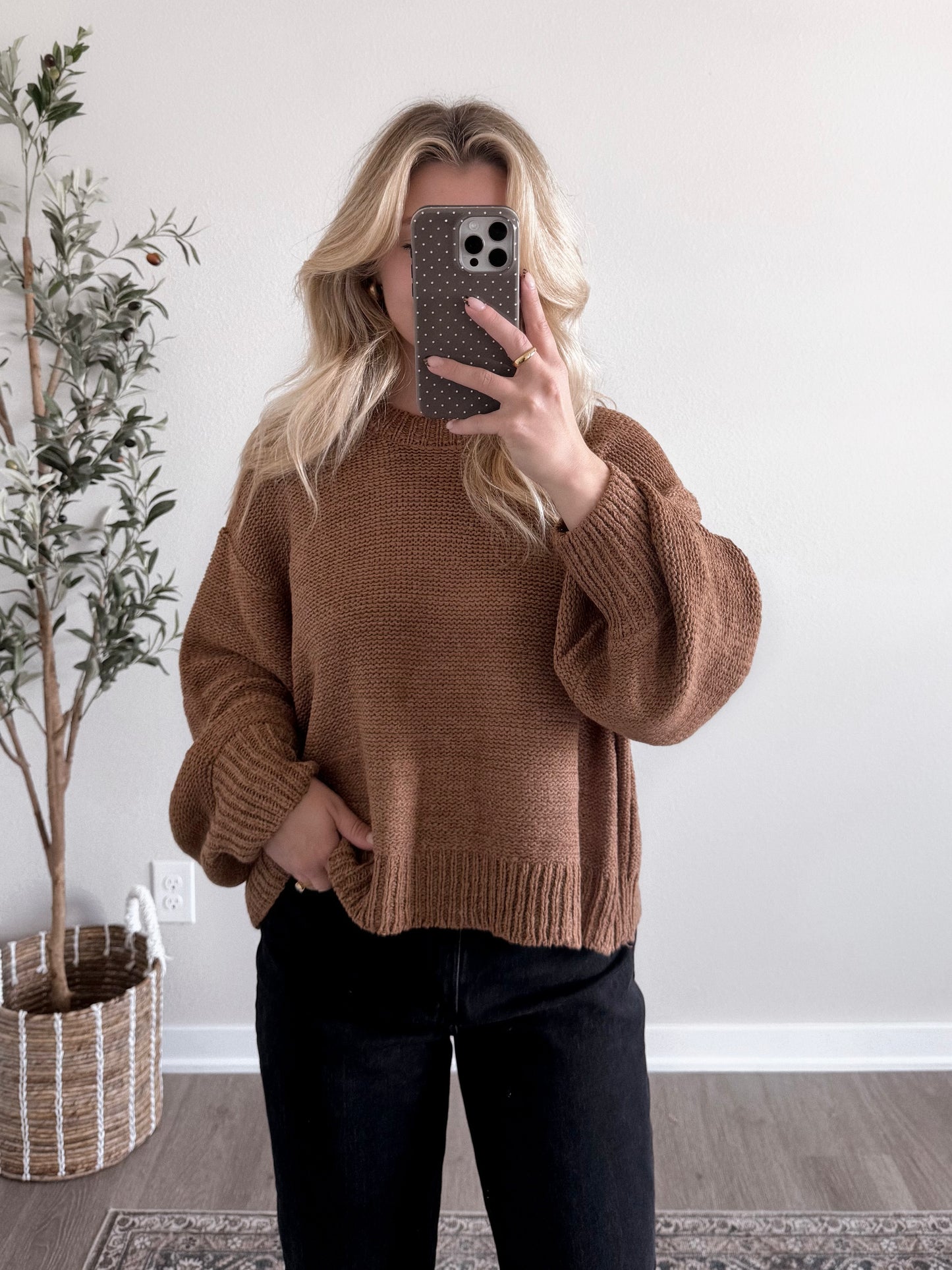 All-Season Relaxed Sweater / Warm Brown