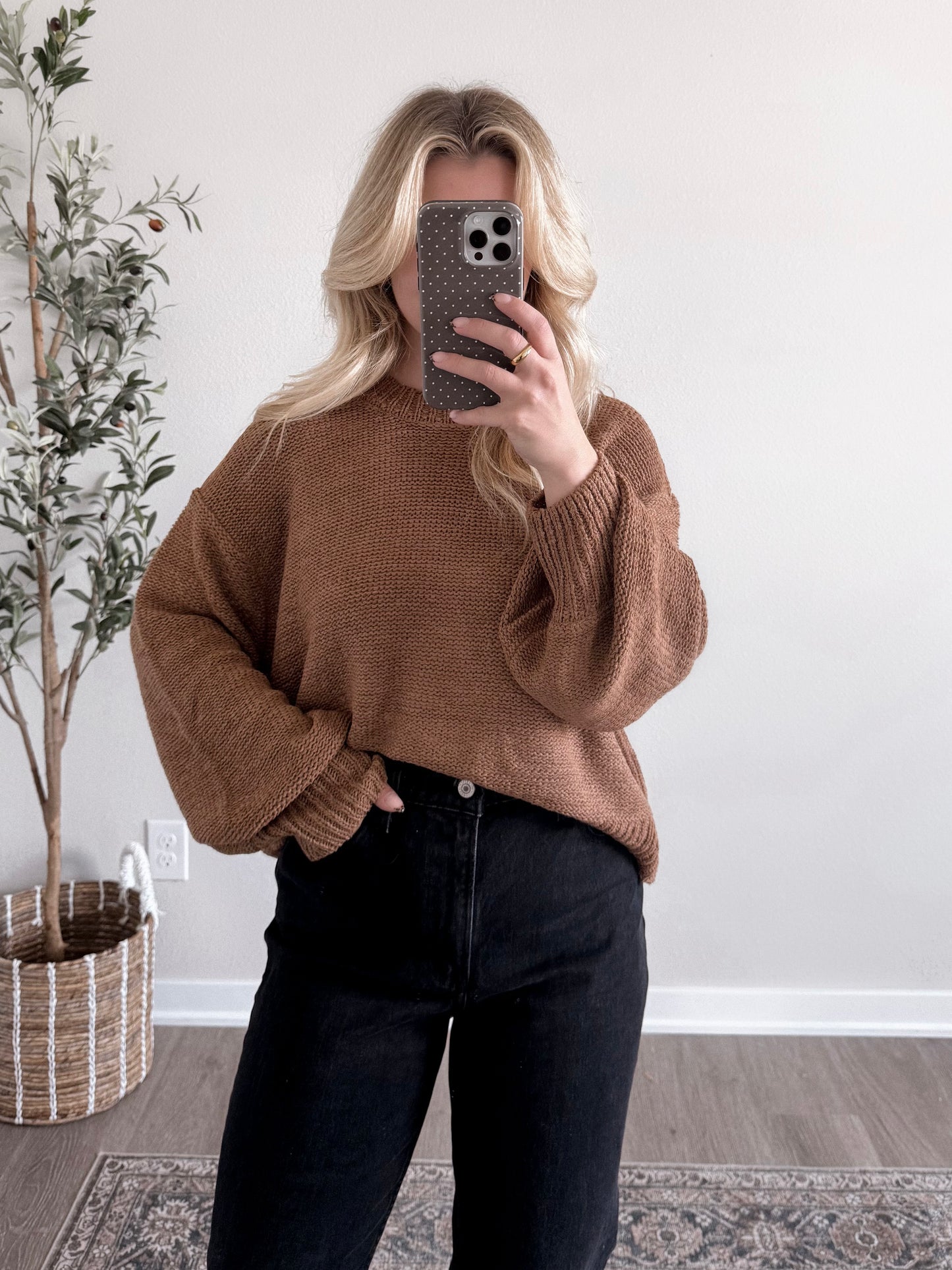 All-Season Relaxed Sweater / Warm Brown