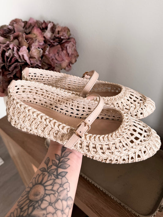 The Susan Woven Flat