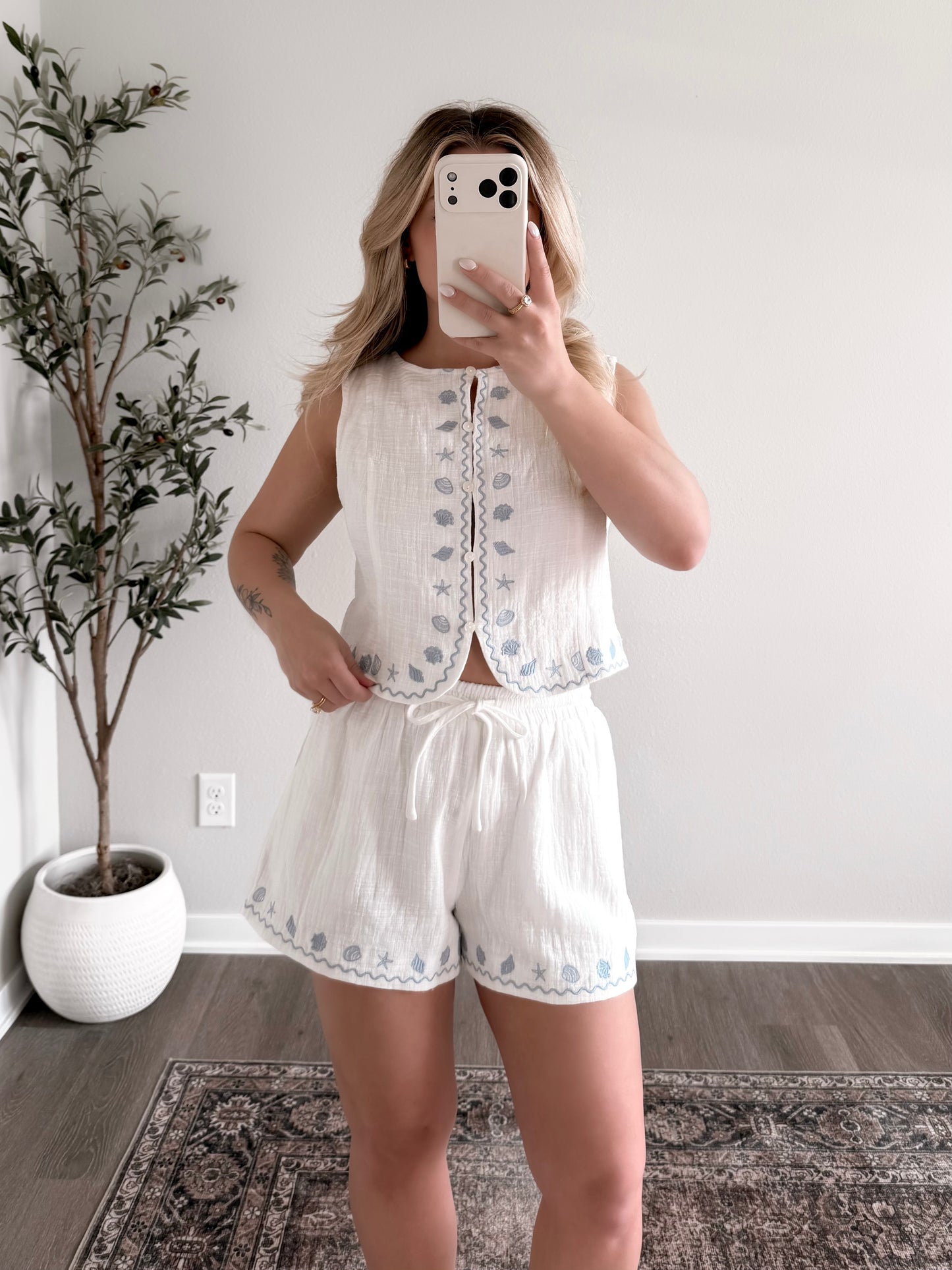 Seashell Embroidered Short Set