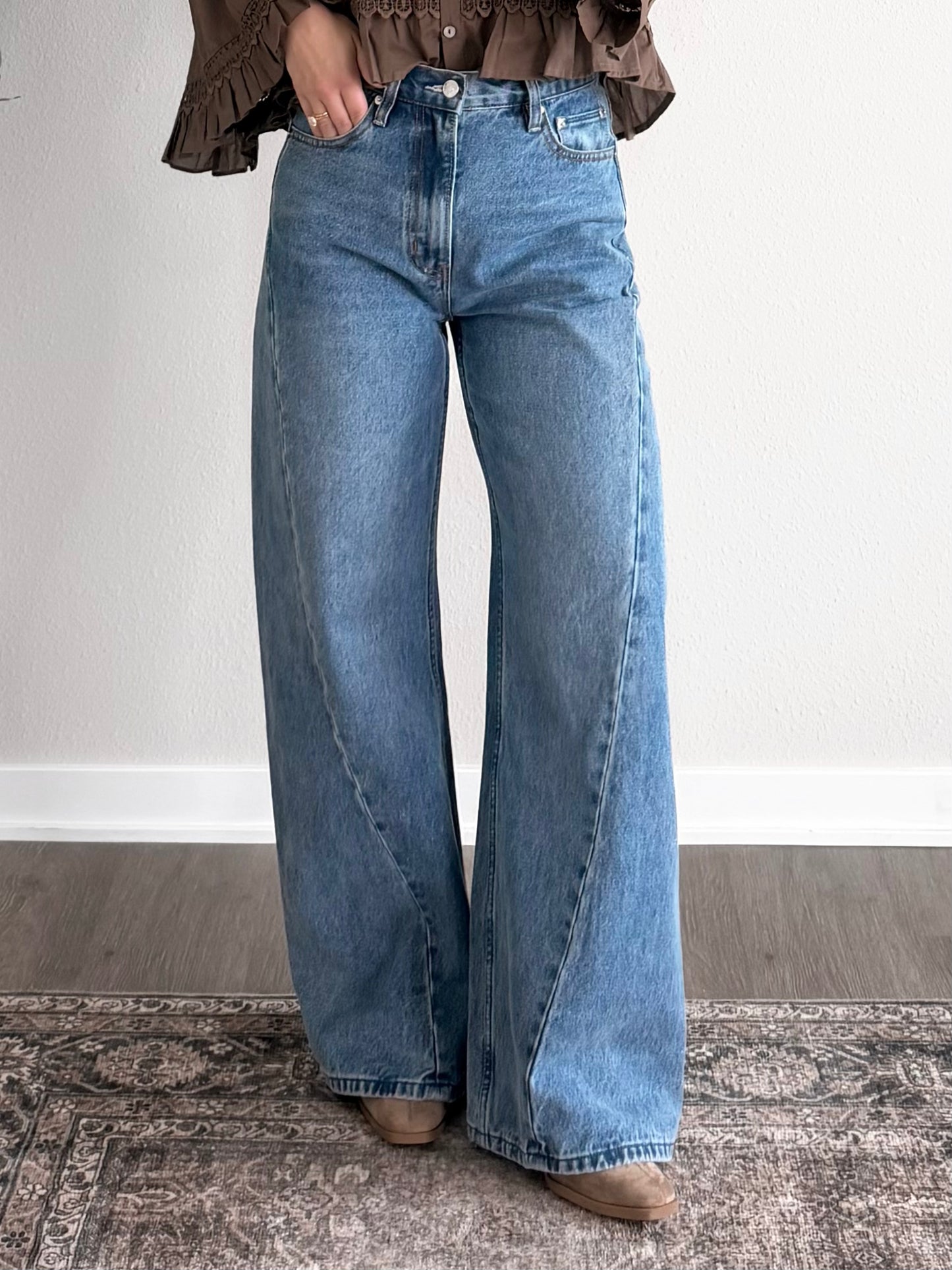 Leighton High Rise Wide Leg Jeans (Restocking 11.02)