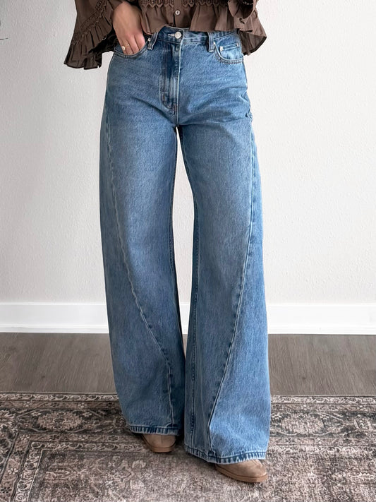 Leighton High Rise Wide Leg Jeans (Restocking 11.02)